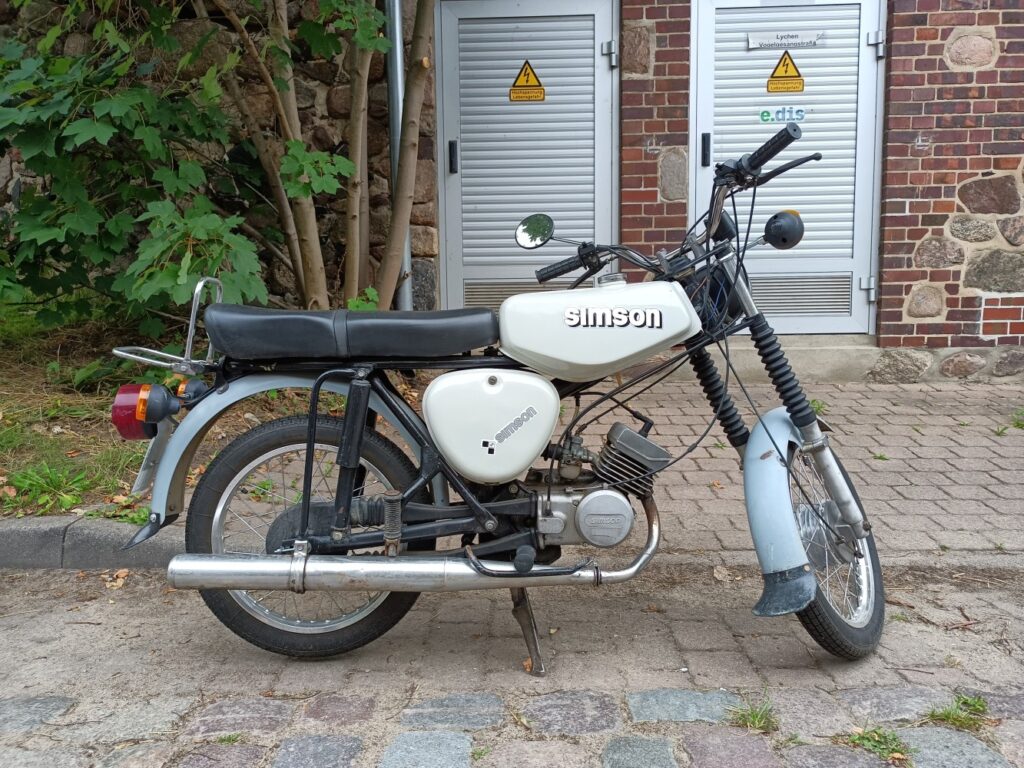 Moped Simson - Tradition und Alltag